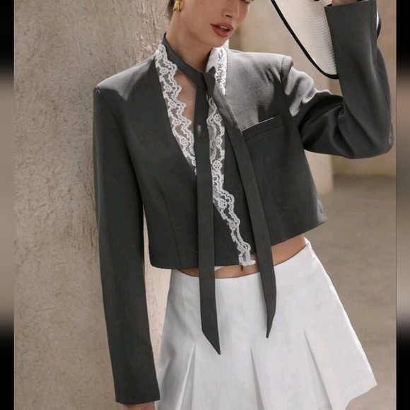 Elegant Sexy Thoughtful Punk Romantic Versatile Dark Gray V-Neck Crop Lace Patch - Picture 1 of 4